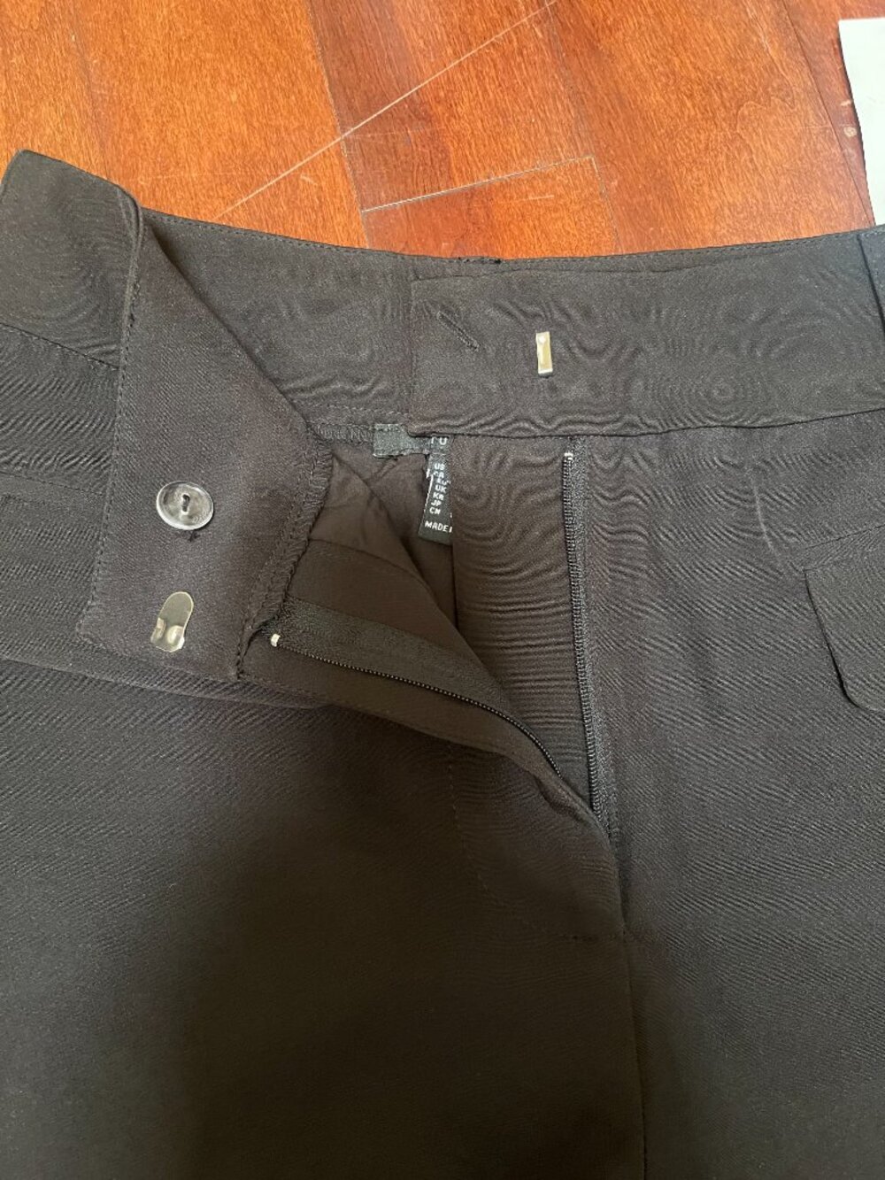 Forever 21 Black Tailored High Rise Shorts NWT Size Small - Picture 4 of 7